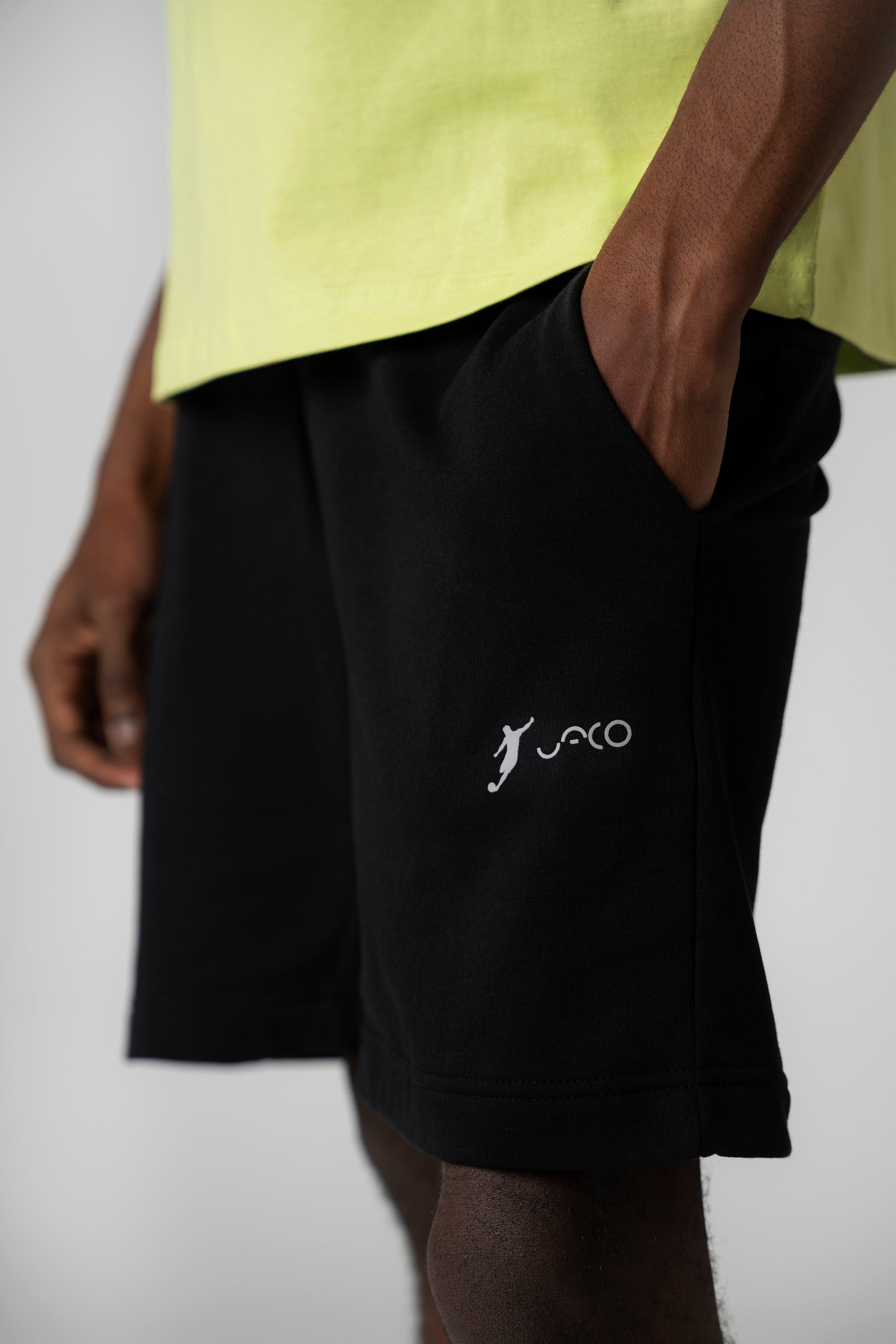 Collection of Pantalón corto Basic UACO negro in a gallery layout